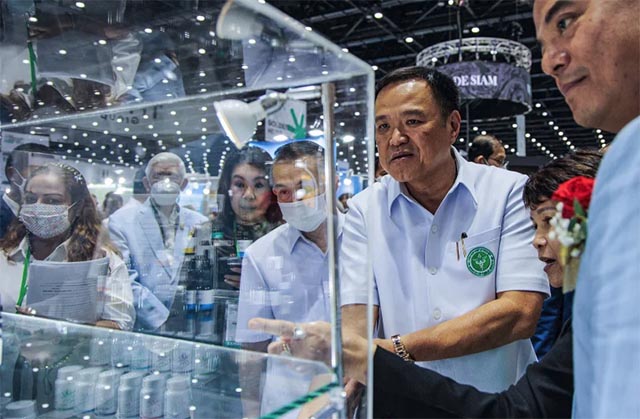 Anutin Charnvirakul inspects Cannabis Products